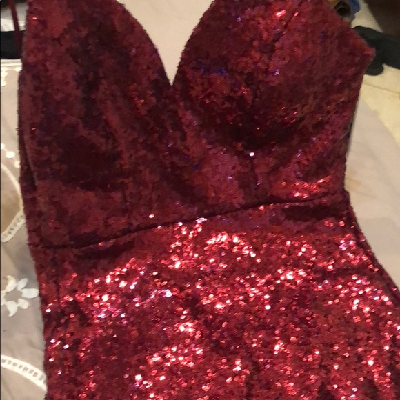 Red sequin mini dress - Picture 3 of 3